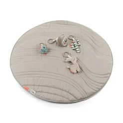 Done By Deer Aktivitets legetæppe Lalee Sand- Aktivitetstæpper