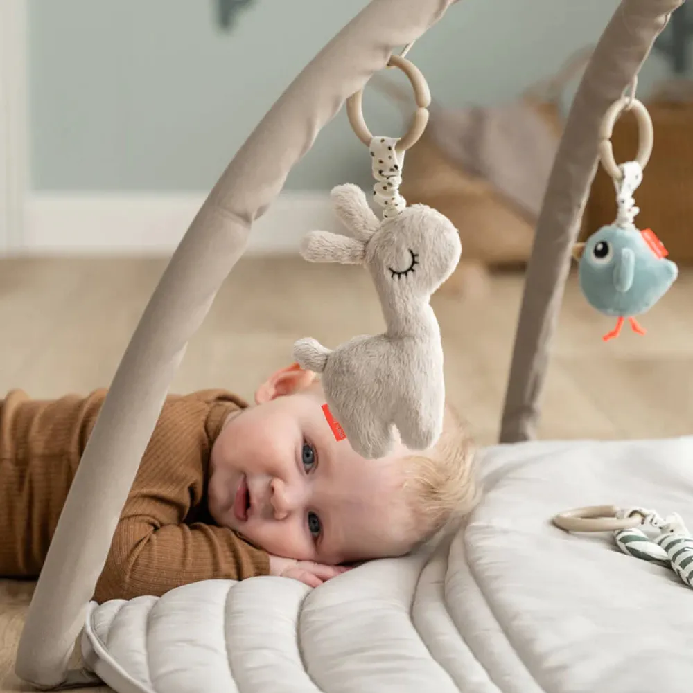 Done By Deer Aktivitets legetæppe Lalee Sand- Aktivitetstæpper