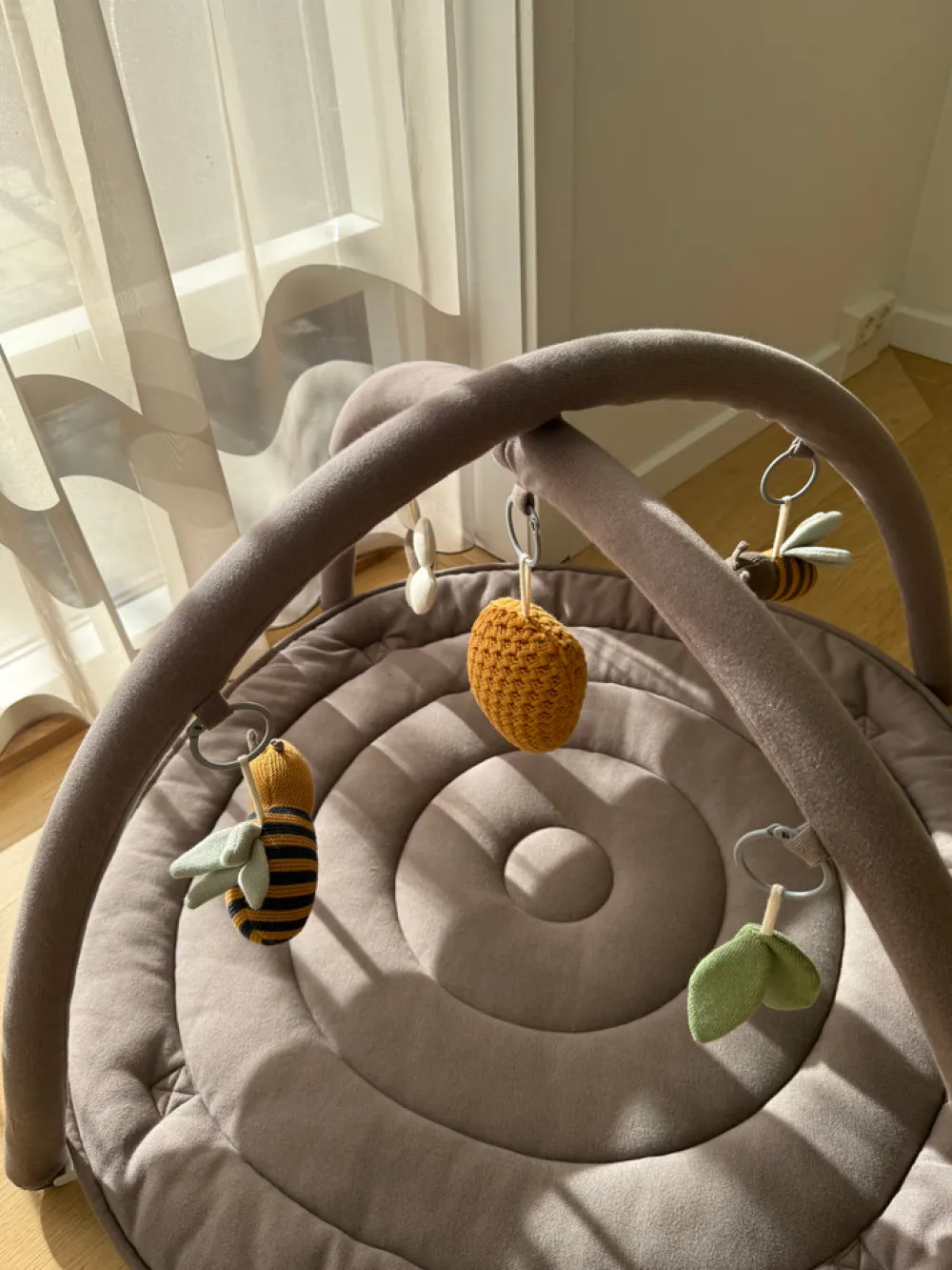 Vanilla COPENHAGEN Aktivitetstæppe - Honeybee Happy- Aktivitetstæpper