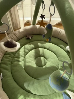 Vanilla COPENHAGEN Aktivitetstæppe med blød kant - Space- Aktivitetstæpper