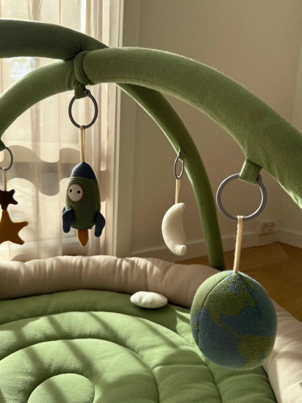 Vanilla COPENHAGEN Aktivitetstæppe med blød kant - Space- Aktivitetstæpper