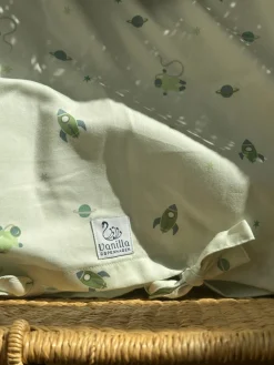 Vanilla COPENHAGEN Baby Sengetøj - Space 70x100 cm-Børn Sengetøj