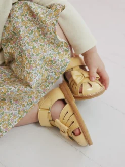 Angulus Begynder sandal med sløjfe og velcro lukning - 2706- Sandaler Med Lukket Tå