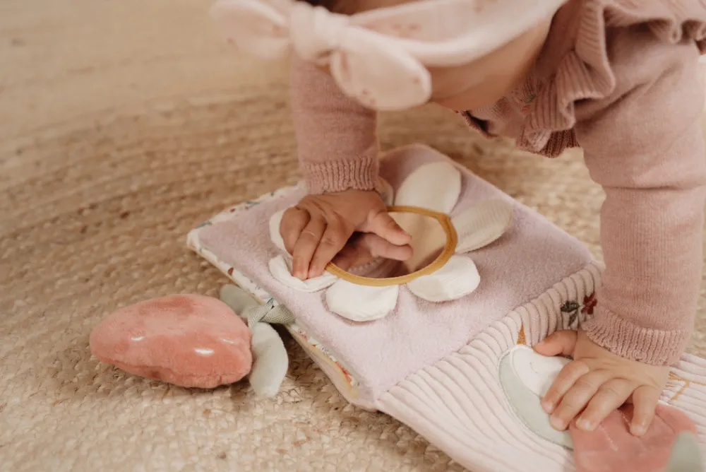 Little Dutch Blød Aktivitetsbog Fairy Garden- Røre- & Følebøger