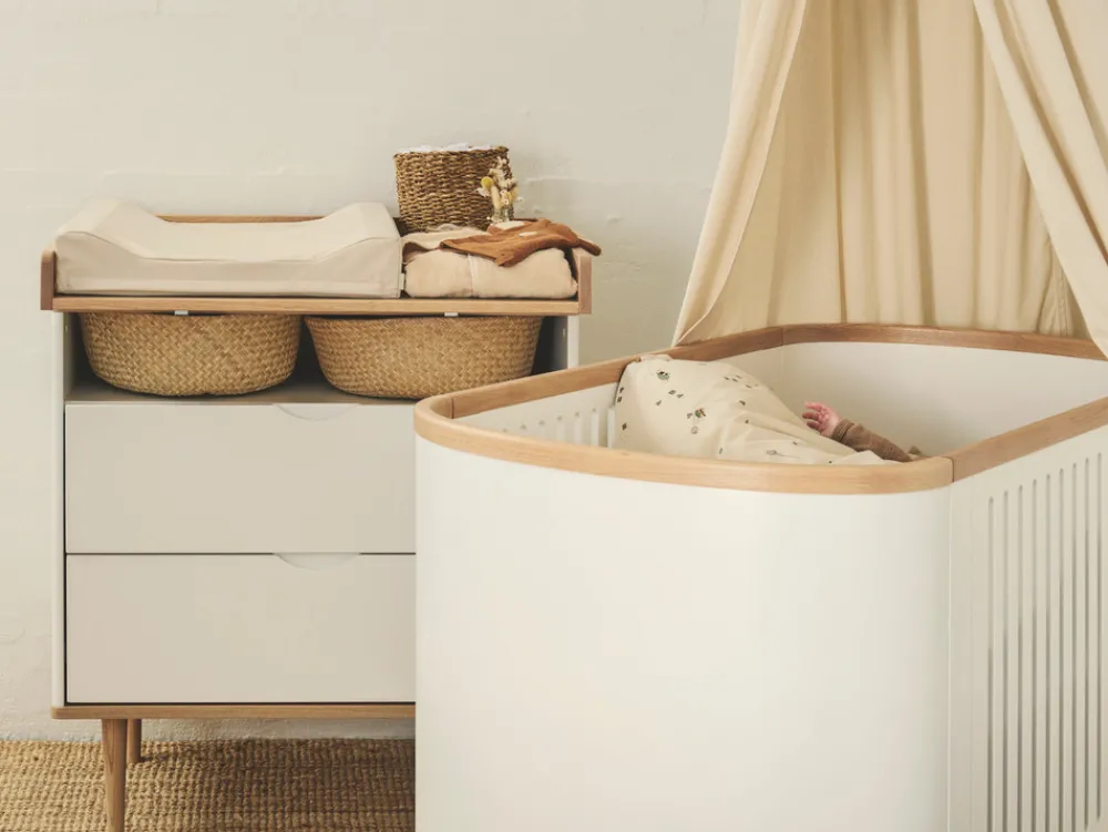 BeKids Curve puslekommode - hvid/eg-Børn Pusleborde|Pusleborde