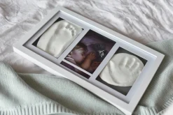 Vanilla COPENHAGEN Hånd & fodaftryk sæt med billedramme- Hånd- & Fodaftryk