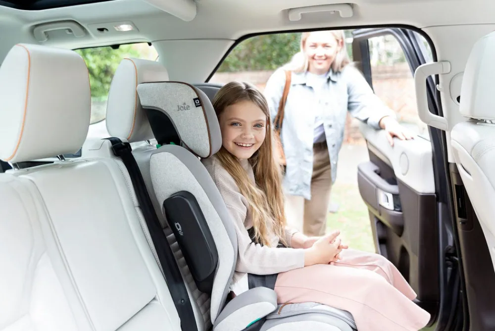 Joie I-traver - carbon- Autostole 100-150 Cm (4-12 År)