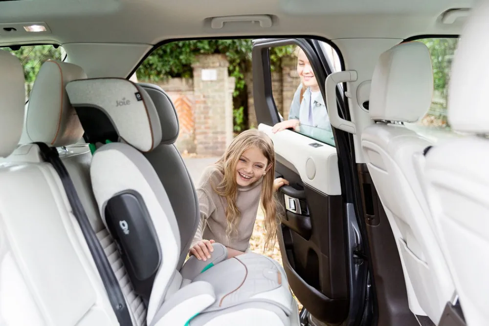 Joie I-traver - carbon- Autostole 100-150 Cm (4-12 År)