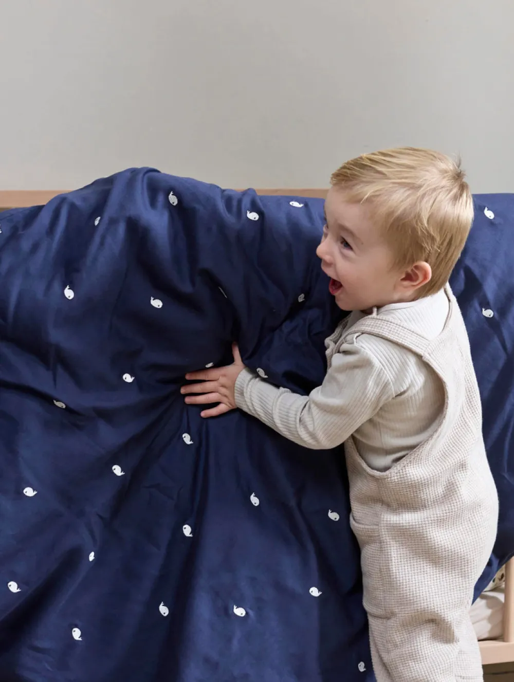 Filibabba Junior sengetøj - Midnight med broderet Christian hval-Børn Sengetøj