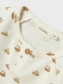 Lil' Atelier Lavo eni kortærmet slim t-shirt - COCO MILK- T-Shirts & Toppe