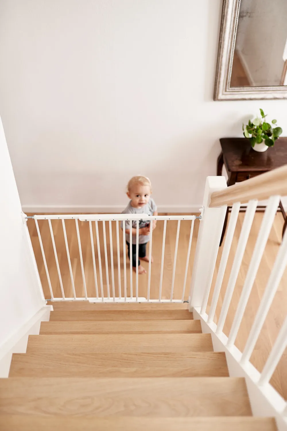 BabyDan LIVA - hvid- Sikkerhedsgitre