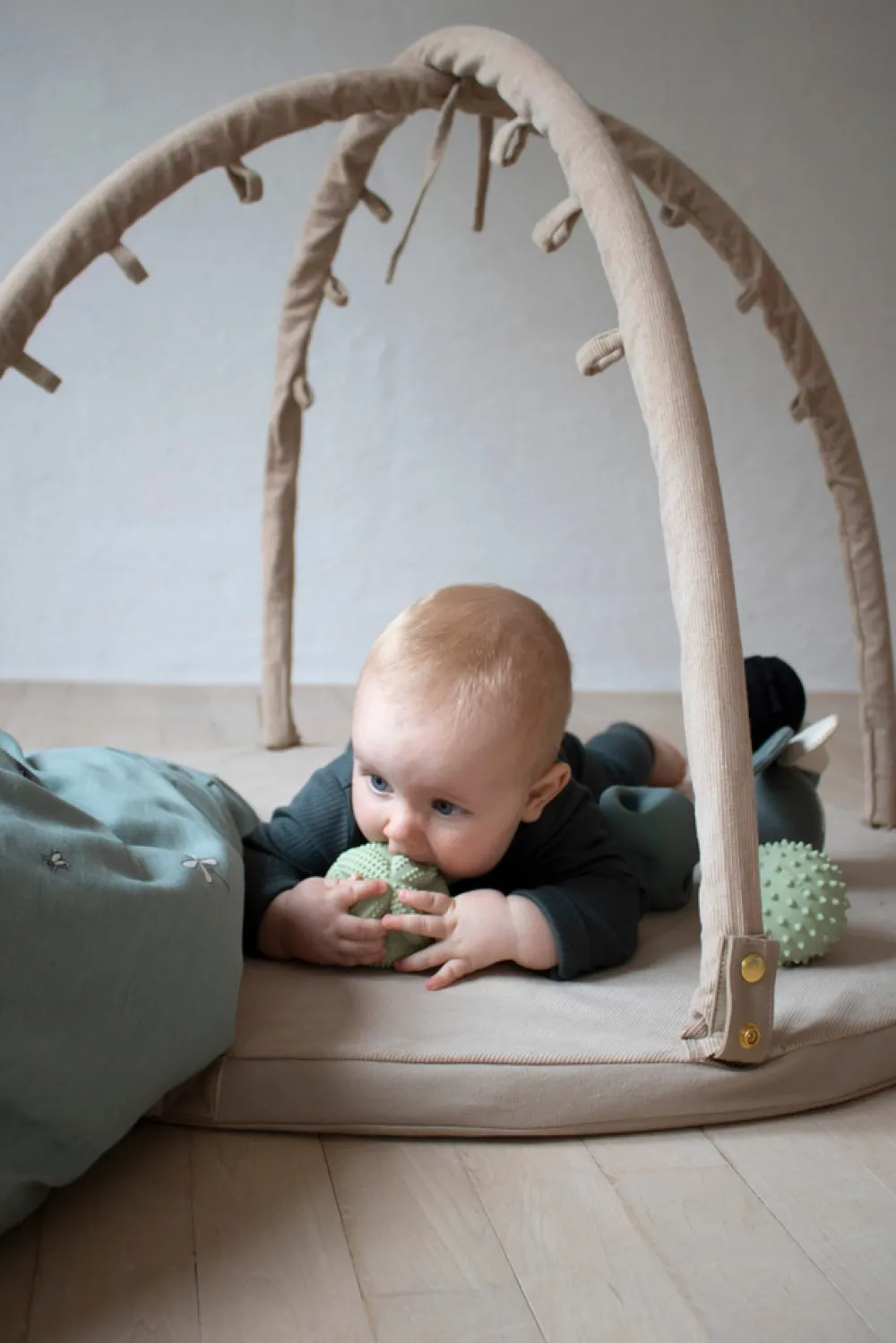 Filibabba Loui multimadras - Doeskin- Aktivitetstæpper