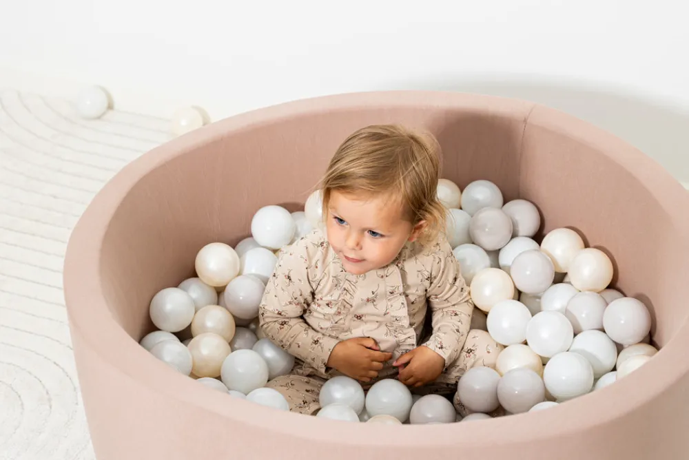 BeKids Rundt Boldbassin med 200 bolde- Cafe Latte- Boldbassiner & Tilbehør