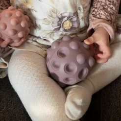 Le Toft Sensory Silicone Fidget Ball - Grapeade- Sansebolde