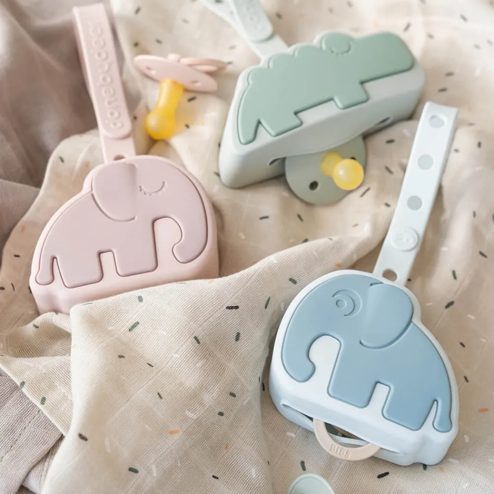 Done By Deer Silikone sutteholder Croco Grøn- Suttesnore Og Suttebokse