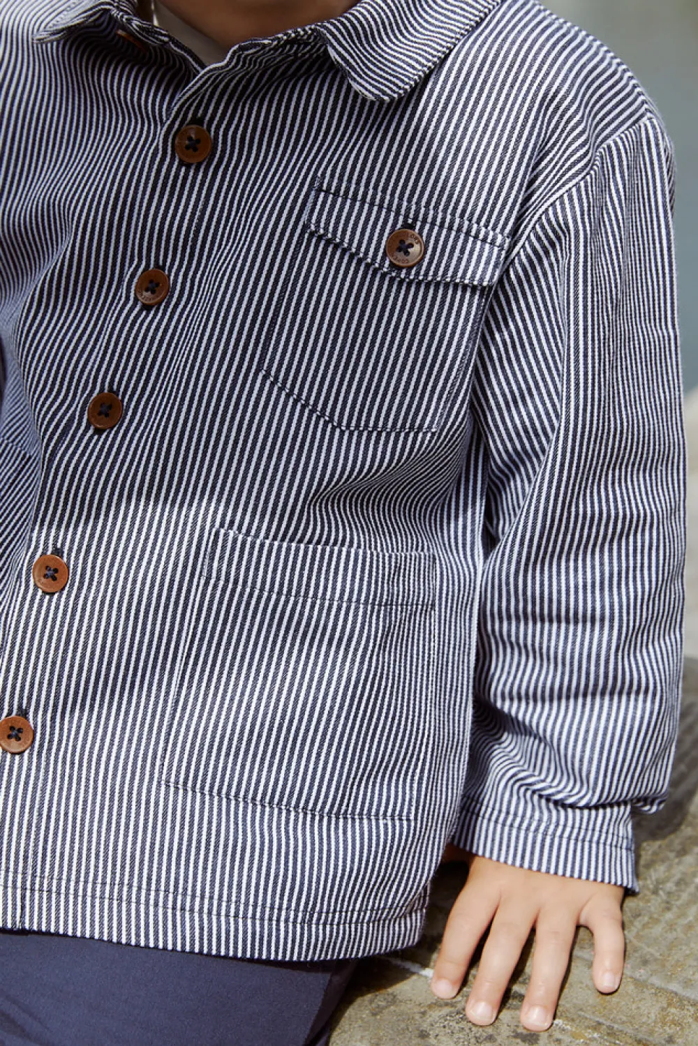 Copenhagen Colors Stribet twill jakke med lommer - NAVYSTRIPE- Skjorter