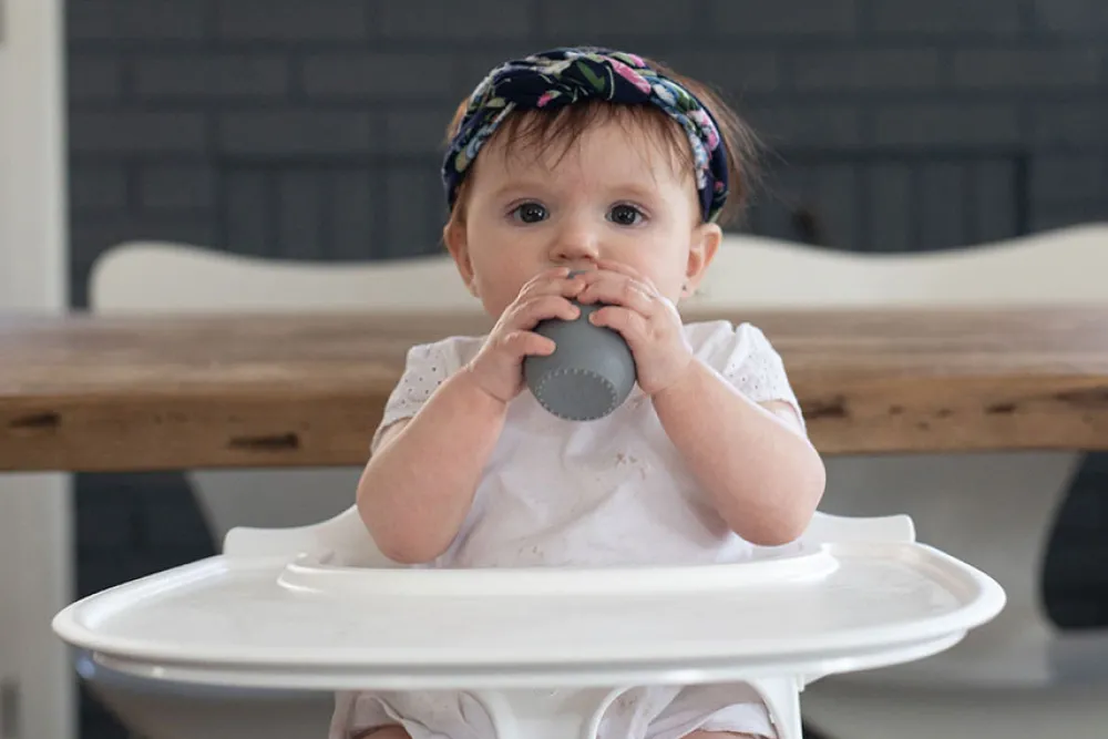 EZPZ Tiny Cup - grå- Træningskopper Og Flasker|Service