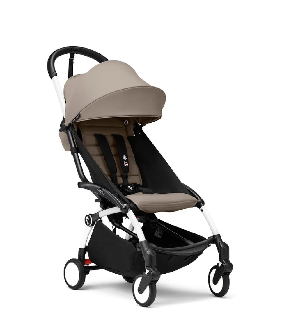 Stokke® YOYO³ Klapvogn - taupe på hvidt stel- Rejseklapvogne